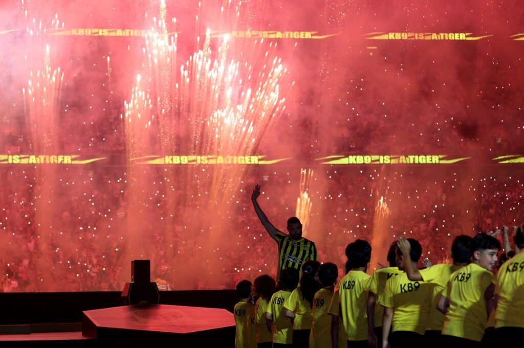 كريم بنزيما كان درة الانتقالات الصيفية ، وانتقل إلى الاتحاد السعودي 